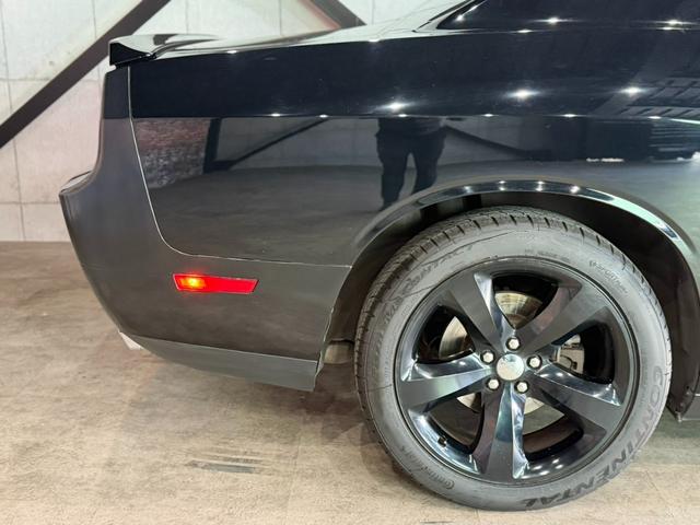 ダッジ・チャレンジャー Ｒ／Ｔ　５．７リッターＨＥＭＩＶ８エンジン／６速マニュアルミッション／ＭＯＰＡＲコールドエアインテーク／純正２０インチＡＷ／クルコン／黒革シート／電動シート／スマートキー／カロッツェリアＣＤオーディオ／ＥＴＣ（49枚目）
