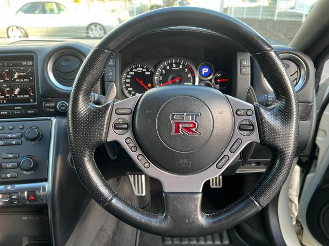 ＧＴ－Ｒ ベースグレード　ＰＡＷＥＲＣＲＡＦＴ可変マフラー／ＥＴＣ／純正２０インチアルミホイール／メーカーナビ／電動格納ミラー／プッシュスタート／パワーシート（9枚目）