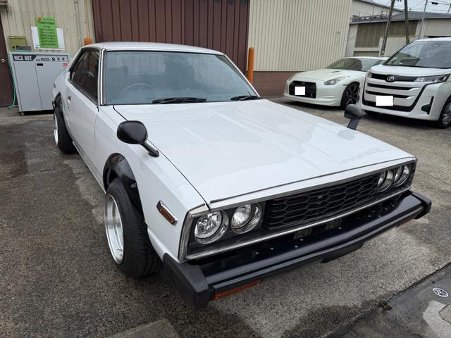 スカイライン 　ＧＴ　ＥＳターボ　ジャパン／前期仕様／社外マフラー／前後車高調／フォーカスレーシング１４インチアルミ／社外ＦＲＰボンネット／社外オーバーフェンダー／（6枚目）