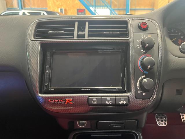 シビック タイプＲ　Ｘ　ＥＫ９／後期型／ボディ同色リペイント済み／純正ホイールリペイント済み／ディーラー記録簿１６枚／ＥＴＣ／無限リアタワーバー（21枚目）