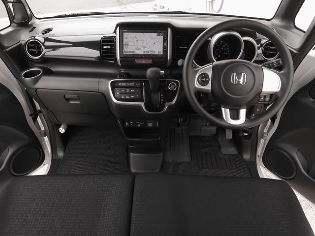 Ｎ－ＢＯＸカスタム ＧＳＳブラックスタイルパッケージ　ワンオーナー　ＶＸＭ－１７４ＶＦＸｉ　バックカメラ　ドラレコ　ＥＴＣ　両側電動スライドドア　シートヒーター　Ｂｌｕｅｔｏｏｔｈ　フルセグ　ディスチャージドランプ　オートエアコン　衝突被害軽減ブレーキ（8枚目）