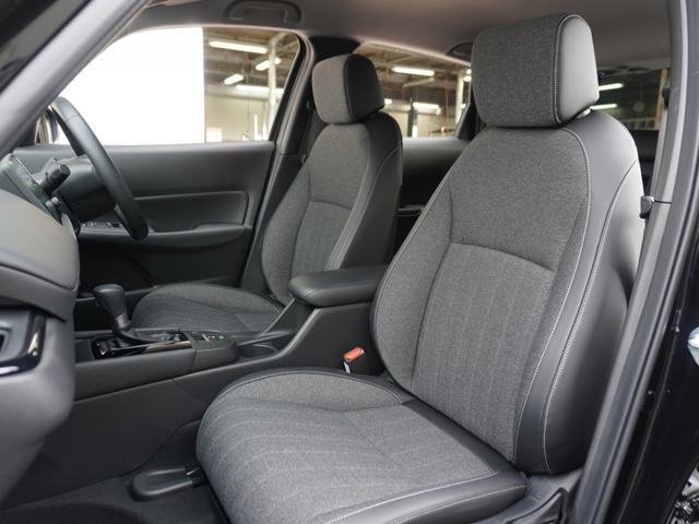 フィット ｅ：ＨＥＶホームブラックスタイル　デモカー　９インチナビ　ＢＬＡＣＫＳＴＹＬＥ専用１５インチアルミホイール　バックカメラ　ドラレコ　ＥＴＣ　アダプティブクルーズコントロール　　ＬＥＤヘッドライト　衝突被害軽減ブレーキ　禁煙車（9枚目）