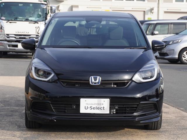 フィット ｅ：ＨＥＶホームブラックスタイル　デモカー　９インチナビ　ＢＬＡＣＫＳＴＹＬＥ専用１５インチアルミホイール　バックカメラ　ドラレコ　ＥＴＣ　アダプティブクルーズコントロール　　ＬＥＤヘッドライト　衝突被害軽減ブレーキ　禁煙車（13枚目）