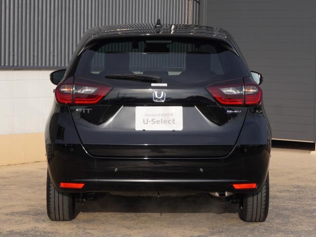フィット ｅ：ＨＥＶホームブラックスタイル　デモカー　９インチナビ　ＢＬＡＣＫＳＴＹＬＥ専用１５インチアルミホイール　バックカメラ　ドラレコ　ＥＴＣ　アダプティブクルーズコントロール　　ＬＥＤヘッドライト　衝突被害軽減ブレーキ　禁煙車（14枚目）