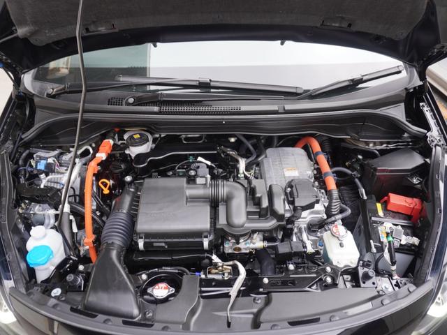 フィット ｅ：ＨＥＶホームブラックスタイル　デモカー　９インチナビ　ＢＬＡＣＫＳＴＹＬＥ専用１５インチアルミホイール　バックカメラ　ドラレコ　ＥＴＣ　アダプティブクルーズコントロール　　ＬＥＤヘッドライト　衝突被害軽減ブレーキ　禁煙車（20枚目）