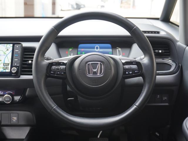 フィット ｅ：ＨＥＶホームブラックスタイル　デモカー　９インチナビ　ＢＬＡＣＫＳＴＹＬＥ専用１５インチアルミホイール　バックカメラ　ドラレコ　ＥＴＣ　アダプティブクルーズコントロール　　ＬＥＤヘッドライト　衝突被害軽減ブレーキ　禁煙車（37枚目）