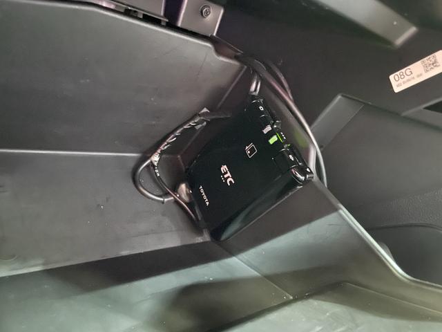 ＧＲ８６ ＲＺ　ＴＯＭＳマフラー　９型ナビ　フルセグ　バックカメラ　ＥＴＣ　ブルートゥース　ＵＳＢ入力　オートクルーズ　オートライト　ＬＥＤヘッド　シートヒーター　純１８アルミ　社外リアスポイラー　ワンオーナー　禁煙（41枚目）