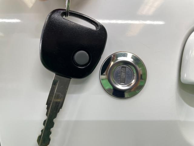 アルト Ｌ　ＣＤプレイヤー　ＦＭ／ＡＭラジオ　ＥＴＣ　衝突軽減ブレーキ　キーレスエントリー　横滑り防止装置　運転席ヒーター　Ａ／Ｃ　フルフラットシート　純正セキュリティ　Ｗエアバッグ　禁煙車　オゾン消臭施工済み（36枚目）