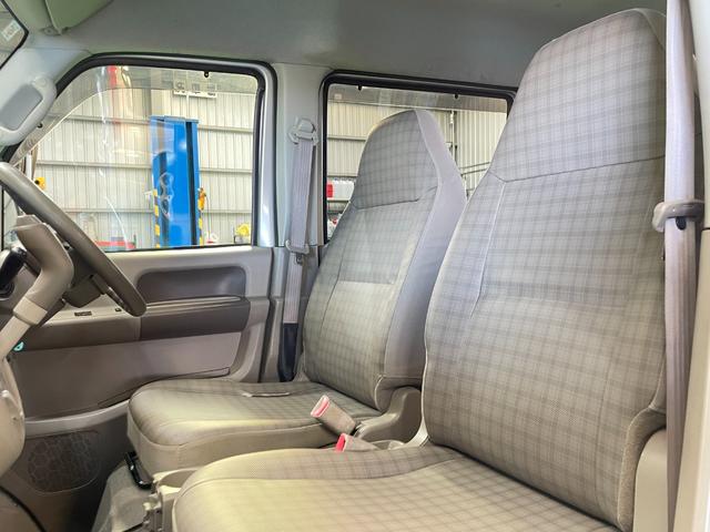 エブリイ PA ハイルーフ CDプレイヤー キーレスエントリー A/C パワステ P/W Wエアバッグ ワンオーナー 禁煙車 オゾン消臭施工済み(18枚目)