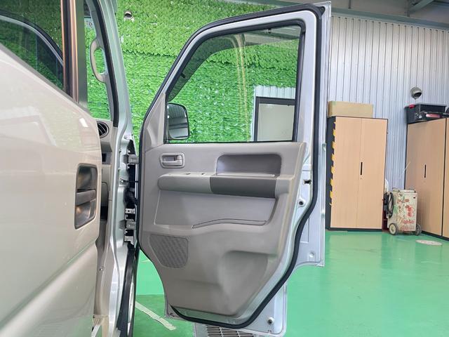 エブリイ PA ハイルーフ CDプレイヤー キーレスエントリー A/C パワステ P/W Wエアバッグ ワンオーナー 禁煙車 オゾン消臭施工済み(47枚目)