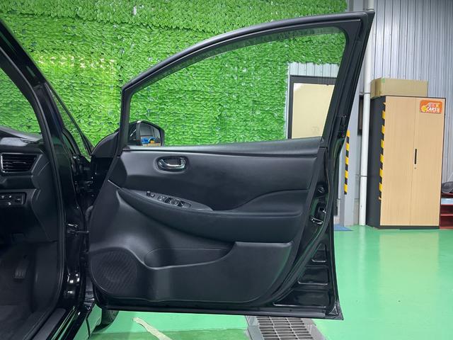 ■安心の１年保証■　　一年間走行距離無制限にてお車の故障保証をさせて頂きます。エンジンや動力伝達機構、アクスル機構、ステアリング機構、ブレーキ機構の保証。有料のアップグレードプランもございます。