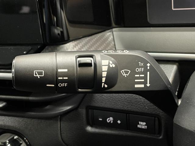 ノート Ｘ　メモリーナビ　障害物センサー　バックカメラ　ＥＴＣ　ブルートゥース　ＵＳＢ入力　衝突軽減ブレーキ　オートライト　スマートキー　横滑り防止　オートエアコン　電格・ウィンカーミラー　純正セキュリティ　禁煙（33枚目）