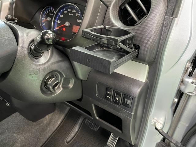 ���O�ꂵ�������N���[�j���O�������X�N���[�i�[�ɂ��V�[�g�ۂ��ƃN���[�j���O�@���̓G�A�[���g���V�[�g�̉��̃z�R���������������܂��B�@������O��ɏ��ۂ��܂��B