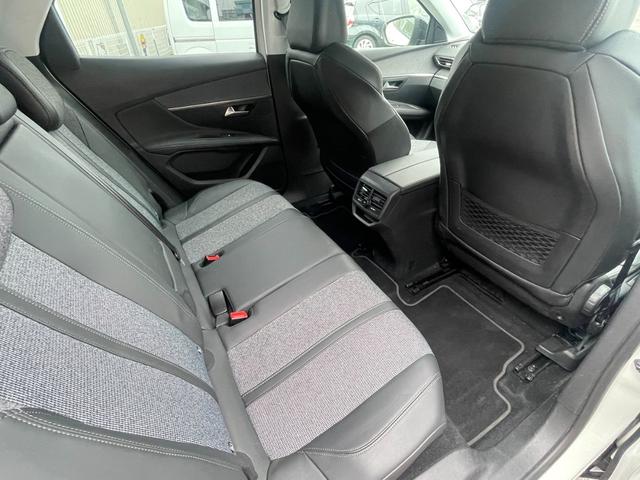 ３００８ ブルーＨＤｉ　クリーンエディション　ユーザー買取車　純正ナビ　Ｒカメラ　ハーフレザーシート（17枚目）