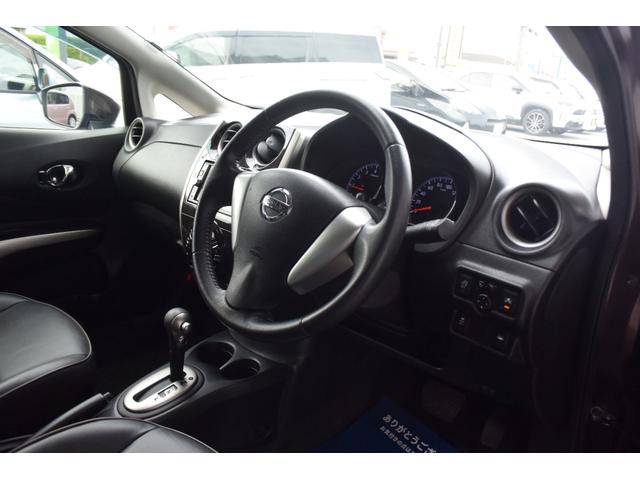 ノート アクシス　Ｖセレクション＋セーフティ　オーテック特別仕様・黒革シート・Ｐスターター・インテリジェントキー・ＬＥＤオートライト・ＥＴＣ・レーンキーピング・Ａストップ・レーダーブレーキサポート・Ｂｌｕｅｔｏｏｔｈ・オーテック専用１５インチ・（3枚目）