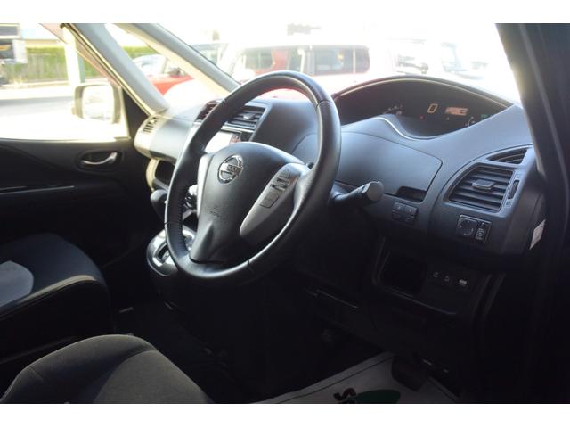 セレナ ライダー　ブラックライン　特別仕様車・両側パワスラ・クルコン・純正７インチナビ・Ｐスターター・インテリジェントキー・革巻きステアリング・１０．２インチフリップダウンモニター・Ｂｌｕｅｔｏｏｔｈ・ビルトインＥＴＣ・Ａストップ・（3枚目）