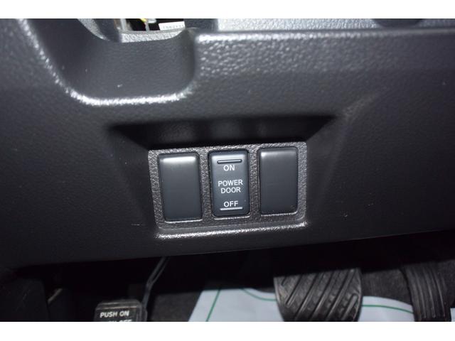 セレナ ライダー　ブラックライン　特別仕様車・両側パワスラ・クルコン・純正７インチナビ・Ｐスターター・インテリジェントキー・革巻きステアリング・１０．２インチフリップダウンモニター・Ｂｌｕｅｔｏｏｔｈ・ビルトインＥＴＣ・Ａストップ・（6枚目）