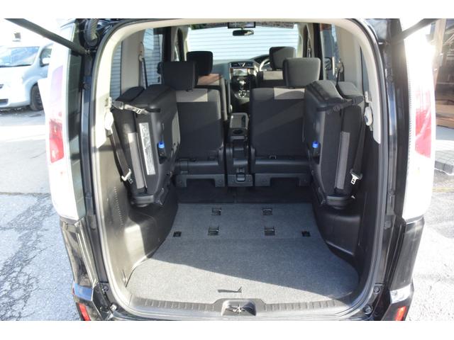 セレナ ライダー　ブラックライン　特別仕様車・両側パワスラ・クルコン・純正７インチナビ・Ｐスターター・インテリジェントキー・革巻きステアリング・１０．２インチフリップダウンモニター・Ｂｌｕｅｔｏｏｔｈ・ビルトインＥＴＣ・Ａストップ・（10枚目）