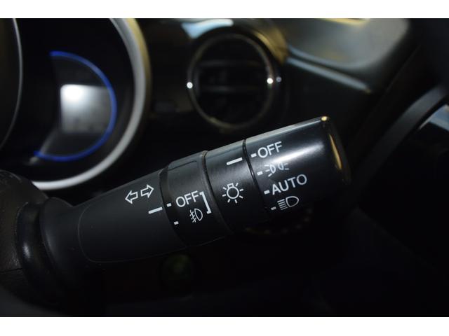 Ｎ－ＢＯＸカスタム Ｇ・Ｌパッケージ　女性ユーザー様仕入車・左パワスラ・ベンチシート・カロッツェリアメモリーナビ・Ｐスターター・スマートキー・純正エアロパーツ・ＨＩＤライト・フロントフォグ・ステリモ・Ｂｌｕｅｔｏｏｔｈ・フルオートＡＣ・（13枚目）