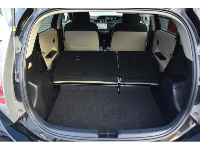 アクア Ｓ　ユーザー様仕入・ハイブリッド車・ヘッドライトウォッシャー・運転席助手席シートヒーター・Ｐスターター・スマートキー・純正メモリーナビ・ＬＥＤライト・社外１５インチ・カラーレーンガイド付きＢモニター（12枚目）