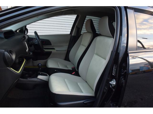 アクア Ｓ　ユーザー様仕入・ハイブリッド車・ヘッドライトウォッシャー・運転席助手席シートヒーター・Ｐスターター・スマートキー・純正メモリーナビ・ＬＥＤライト・社外１５インチ・カラーレーンガイド付きＢモニター（16枚目）