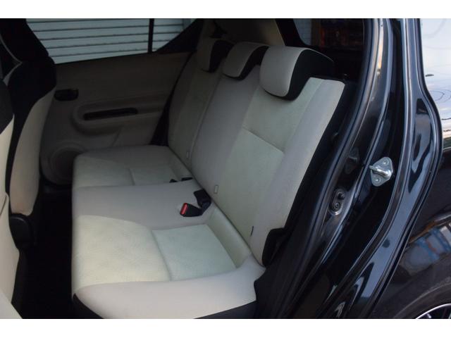 アクア Ｓ　ユーザー様仕入・ハイブリッド車・ヘッドライトウォッシャー・運転席助手席シートヒーター・Ｐスターター・スマートキー・純正メモリーナビ・ＬＥＤライト・社外１５インチ・カラーレーンガイド付きＢモニター（21枚目）