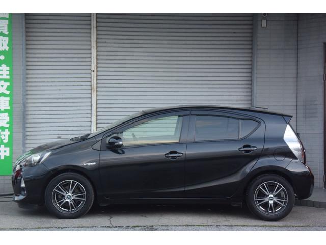 アクア Ｓ　ユーザー様仕入・ハイブリッド車・ヘッドライトウォッシャー・運転席助手席シートヒーター・Ｐスターター・スマートキー・純正メモリーナビ・ＬＥＤライト・社外１５インチ・カラーレーンガイド付きＢモニター（26枚目）