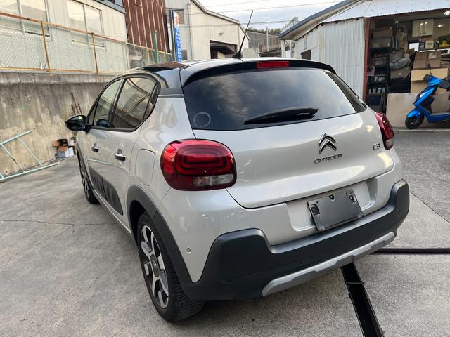 Ｃ３ シャイン　デビューエディション　ディーラー車　コントラストルーフ　スマートキー　プッシュスタート　テップレザーファブリックコンビシート　ディスプレイオーディオ　バックカメラ　ＥＴＣ（5枚目）