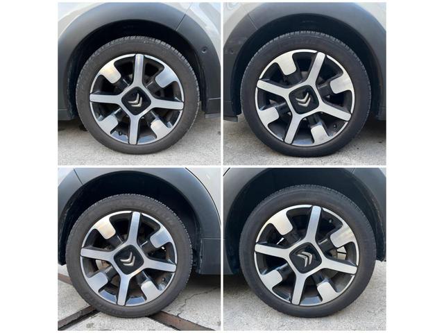 Ｃ３ シャイン　デビューエディション　ディーラー車　コントラストルーフ　スマートキー　プッシュスタート　テップレザーファブリックコンビシート　ディスプレイオーディオ　バックカメラ　ＥＴＣ（13枚目）