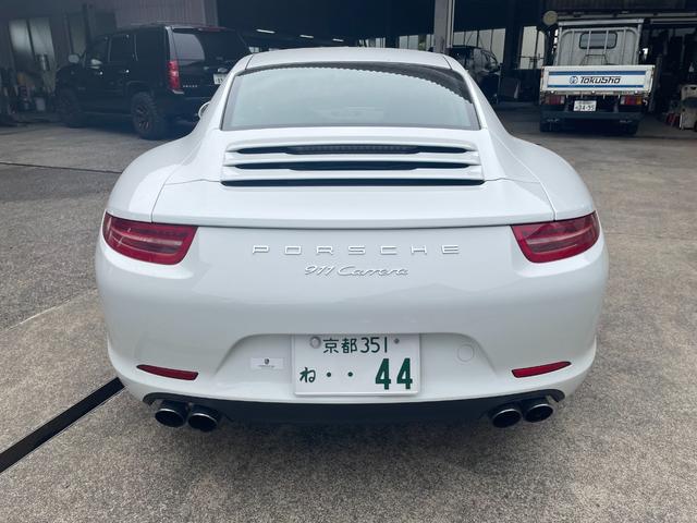９１１ ９１１カレラ　ディーラー車　４本出しスポーツエキゾーストマフラー　Ｂｌｕｅｔｏｏｔｈフルセグ地デジナビ　バックカメラ　ＥＴＣ　２０インチアルミホイール　ＬＥＤポジション　パドルシフト　シートクーラー　シートヒーター（6枚目）
