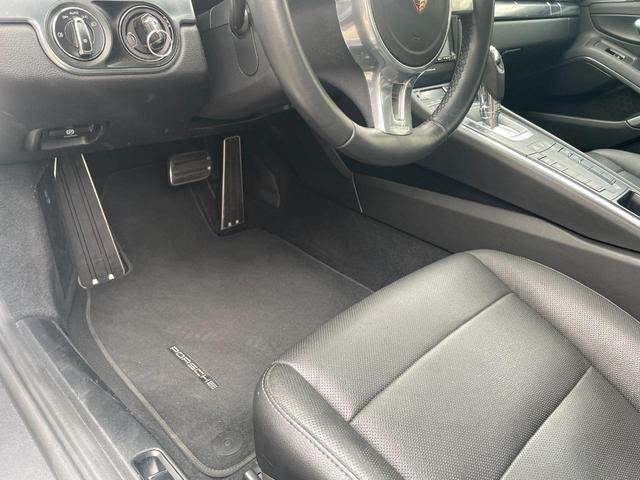 ９１１ ９１１カレラ　ディーラー車　４本出しスポーツエキゾーストマフラー　Ｂｌｕｅｔｏｏｔｈフルセグ地デジナビ　バックカメラ　ＥＴＣ　２０インチアルミホイール　ＬＥＤポジション　パドルシフト　シートクーラー　シートヒーター（21枚目）