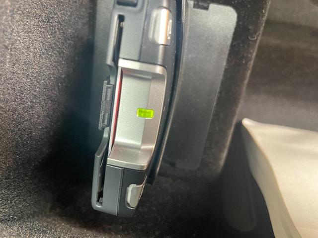 ９１１ ９１１カレラ　ディーラー車　４本出しスポーツエキゾーストマフラー　Ｂｌｕｅｔｏｏｔｈフルセグ地デジナビ　バックカメラ　ＥＴＣ　２０インチアルミホイール　ＬＥＤポジション　パドルシフト　シートクーラー　シートヒーター（27枚目）