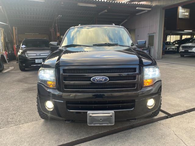 エクスペディション リミテッド　４ＷＤ　新車並行車　１ナンバー　パワーテールゲート　２０インチアルミホイール　マッドタイヤ　ランニングボード　ＬＥＤフォグ　３列シート　バックカメラ　ＥＴＣ（2枚目）