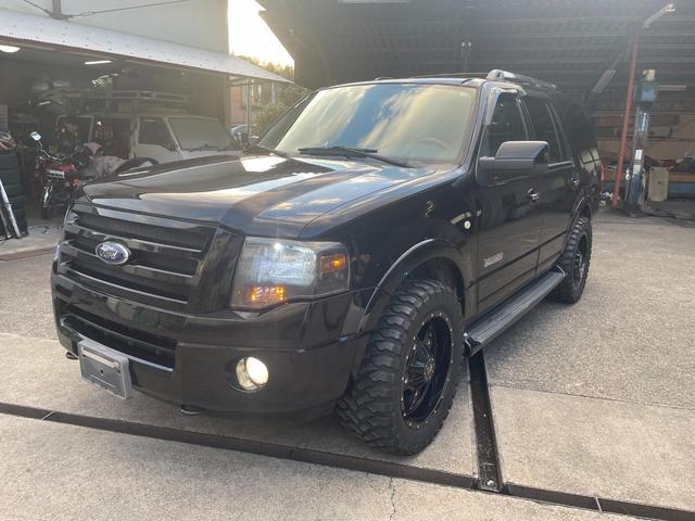 エクスペディション リミテッド　４ＷＤ　新車並行車　１ナンバー　パワーテールゲート　２０インチアルミホイール　マッドタイヤ　ランニングボード　ＬＥＤフォグ　３列シート　バックカメラ　ＥＴＣ（4枚目）