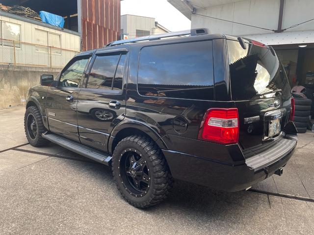 エクスペディション リミテッド　４ＷＤ　新車並行車　１ナンバー　パワーテールゲート　２０インチアルミホイール　マッドタイヤ　ランニングボード　ＬＥＤフォグ　３列シート　バックカメラ　ＥＴＣ（6枚目）