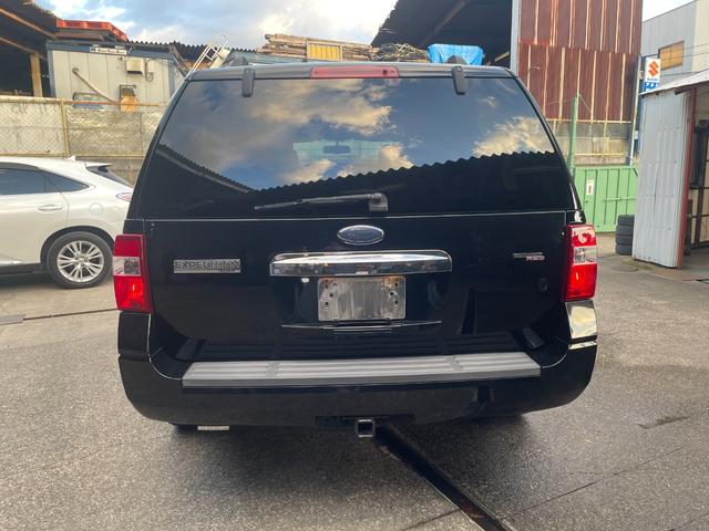 エクスペディション リミテッド　４ＷＤ　新車並行車　１ナンバー　パワーテールゲート　２０インチアルミホイール　マッドタイヤ　ランニングボード　ＬＥＤフォグ　３列シート　バックカメラ　ＥＴＣ（7枚目）