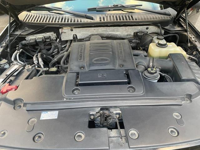 エクスペディション リミテッド　４ＷＤ　新車並行車　１ナンバー　パワーテールゲート　２０インチアルミホイール　マッドタイヤ　ランニングボード　ＬＥＤフォグ　３列シート　バックカメラ　ＥＴＣ（12枚目）