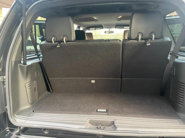 エクスペディション リミテッド　４ＷＤ　新車並行車　１ナンバー　パワーテールゲート　２０インチアルミホイール　マッドタイヤ　ランニングボード　ＬＥＤフォグ　３列シート　バックカメラ　ＥＴＣ（33枚目）