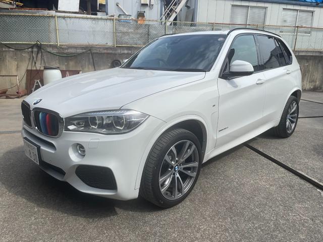 Ｘ５ ｘＤｒｉｖｅ　３５ｄ　Ｍスポーツ　黒本革シート　パノラマサンルーフ　２０インチアルミホイール　クルーズコントロール　純正ナビ　ｂｌｕｅｔｏｏｔｈ　フルセグＴＶ／ＤＶＤ　３６０全方位カメラ　シートヒーター　パワーシート　パワーバックドア（4枚目）