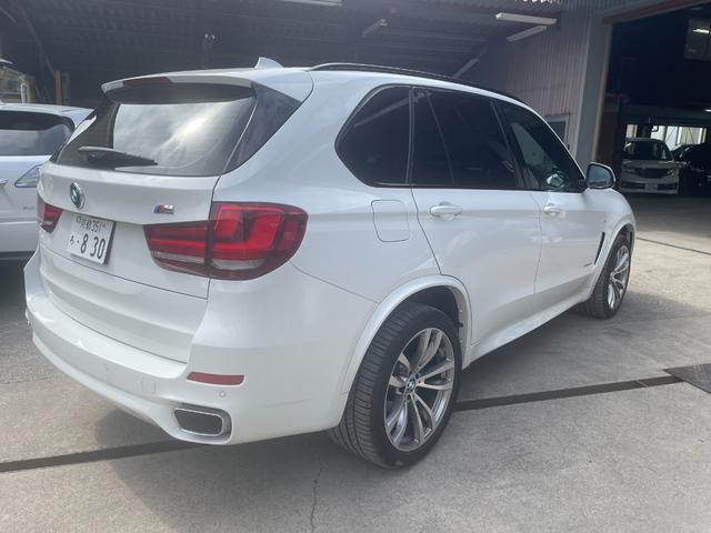 Ｘ５ ｘＤｒｉｖｅ　３５ｄ　Ｍスポーツ　黒本革シート　パノラマサンルーフ　２０インチアルミホイール　クルーズコントロール　純正ナビ　ｂｌｕｅｔｏｏｔｈ　フルセグＴＶ／ＤＶＤ　３６０全方位カメラ　シートヒーター　パワーシート　パワーバックドア（7枚目）