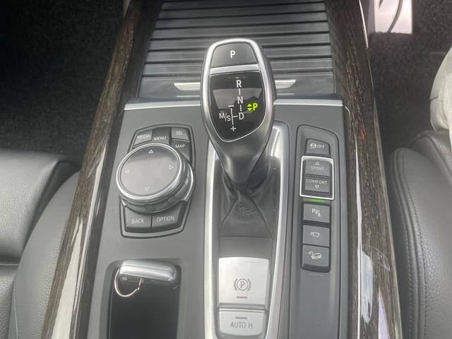 Ｘ５ ｘＤｒｉｖｅ　３５ｄ　Ｍスポーツ　黒本革シート　パノラマサンルーフ　２０インチアルミホイール　クルーズコントロール　純正ナビ　ｂｌｕｅｔｏｏｔｈ　フルセグＴＶ／ＤＶＤ　３６０全方位カメラ　シートヒーター　パワーシート　パワーバックドア（29枚目）