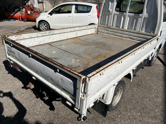 バネットトラック スーパーローＤＸ　低床　リアＷタイヤ　低床　令和７年４月１５．３万キロ当工場でタイミングベルト交換　エアコン修理済　令和７年１０月セルモーター交換（11枚目）