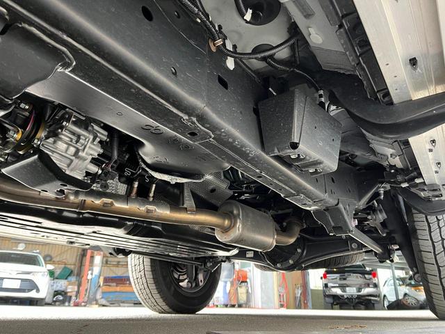 ランドクルーザー２５０ ＺＸファーストエディション　サンルーフ・革シート・モデリスタ・アラウンドビューモニター・ＴＶ・Ｂｌｕｅｔｏｏｔｈ・ＬＥＤヘッドライト・ＬＥＤフォグ・Ｐバックドア・クリアランスソナー・クルーズコントロール（17枚目）