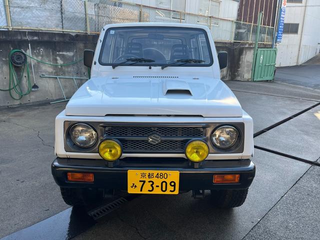 ジムニー ワイルドウインドリミテッド　４ＷＤ　ターボ　５ＭＴ　オーバーフェンダー　マッドタイヤ　ホワイトレター（2枚目）