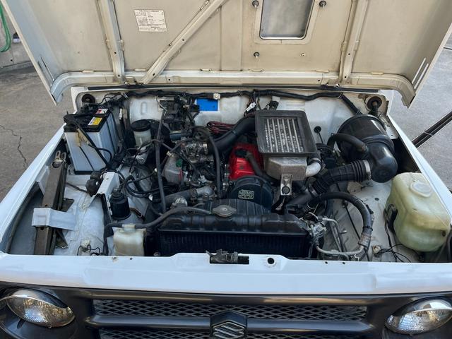 ジムニー ワイルドウインドリミテッド　４ＷＤ　ターボ　５ＭＴ　オーバーフェンダー　マッドタイヤ　ホワイトレター（9枚目）