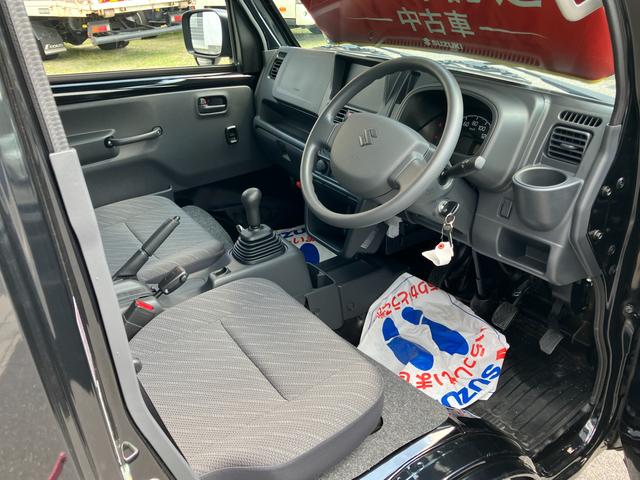スーパーキャリイ スーパーキャリイ　Ｘ　５型　４ＷＤ　５ＭＴ　当社試乗車使用　オートライト　スズキセーフティーサポート　衝突被害軽減システム　横滑り防止機能　４ＷＤ　５ＭＴ（5枚目）