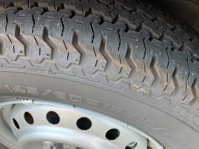 スーパーキャリイ スーパーキャリイ　Ｘ　５型　４ＷＤ　５ＭＴ　当社試乗車使用　オートライト　スズキセーフティーサポート　衝突被害軽減システム　横滑り防止機能　４ＷＤ　５ＭＴ（26枚目）