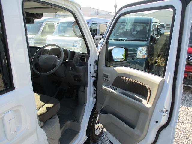 エブリイ ＪＯＩＮ　６型　プッシュスタート　全席パワーウインドウ　オートライト　スライドドア　プッシュスタート　シートヒーター　衝突被害軽減システム　アイドリングストップ　衝突安全ボディ　盗難防止システム（39枚目）