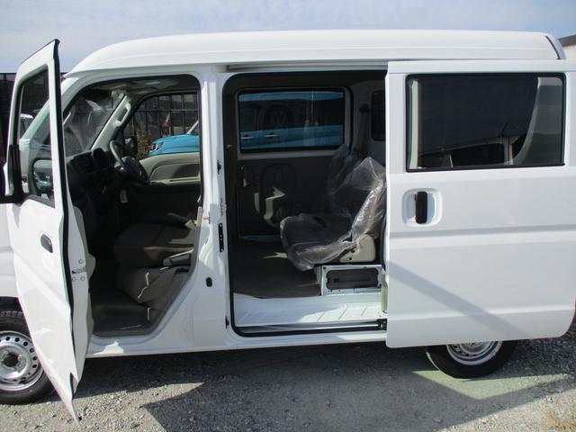 エブリイ ＰＡリミテッド　６型　４ＷＤ　前後ブレーキサポート　オートライト　スライドドア　スズキセーフティーサポート　４ＷＤ　アイドリングストップ　横滑り防止機能　衝突安全ボディ（15枚目）