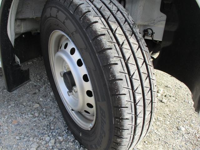 エブリイ ＰＡリミテッド　６型　４ＷＤ　前後ブレーキサポート　オートライト　スライドドア　スズキセーフティーサポート　４ＷＤ　アイドリングストップ　横滑り防止機能　衝突安全ボディ（19枚目）